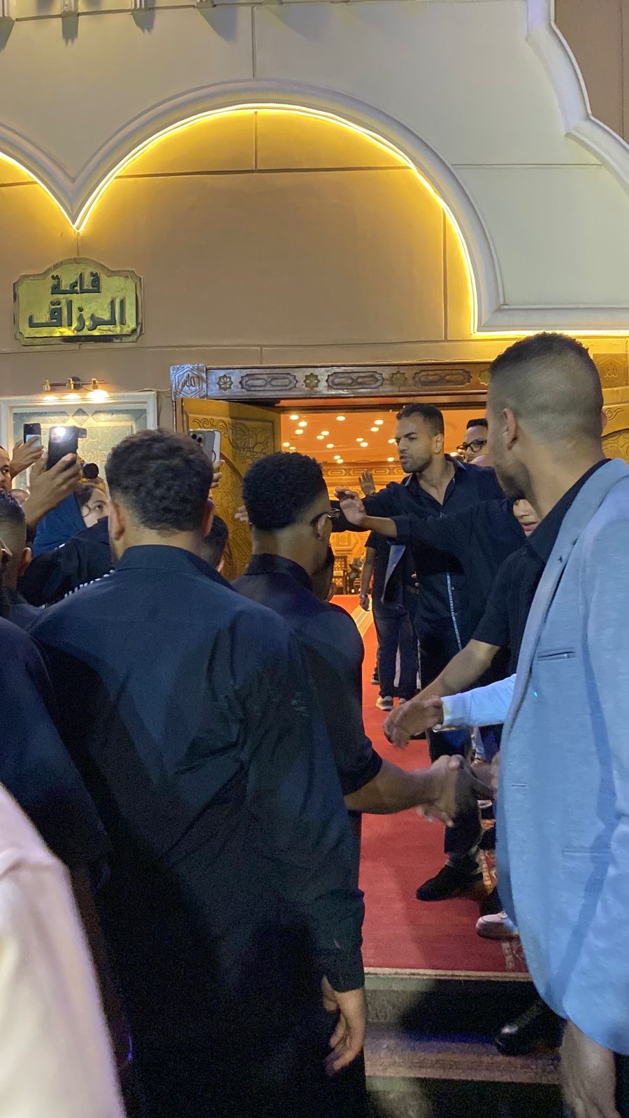 محمد رمضان يعزي في السيناريست أحمد عبد الله رغم حزنه على والده 8 1762628422 129 محمد رمضان يعزي في السيناريست أحمد عبد الله رغم حزنه