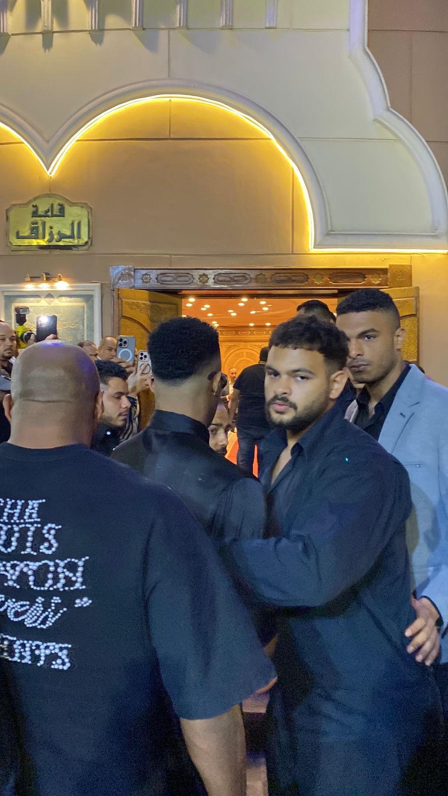 محمد رمضان يعزي في السيناريست أحمد عبد الله رغم حزنه على والده 3 1762628422 624 محمد رمضان يعزي في السيناريست أحمد عبد الله رغم حزنه