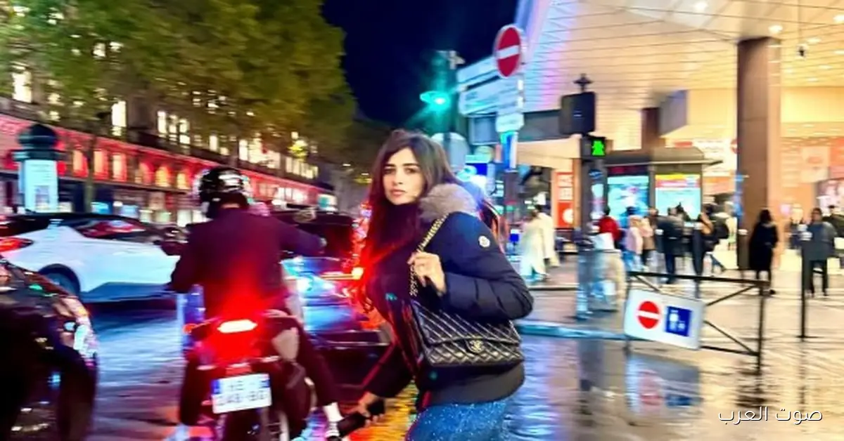 ياسمين عبد العزيز بتلفت الأنظار بإطلالة جديدة وجميلة