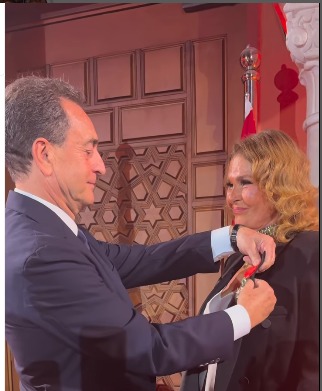 يسرا تتسلم وسام جوقة الشرف من فرنسا | صور وفيديو 5 1762804702 24 يسرا تتسلم وسام جوقة الشرف من فرنسا صور وفيديو