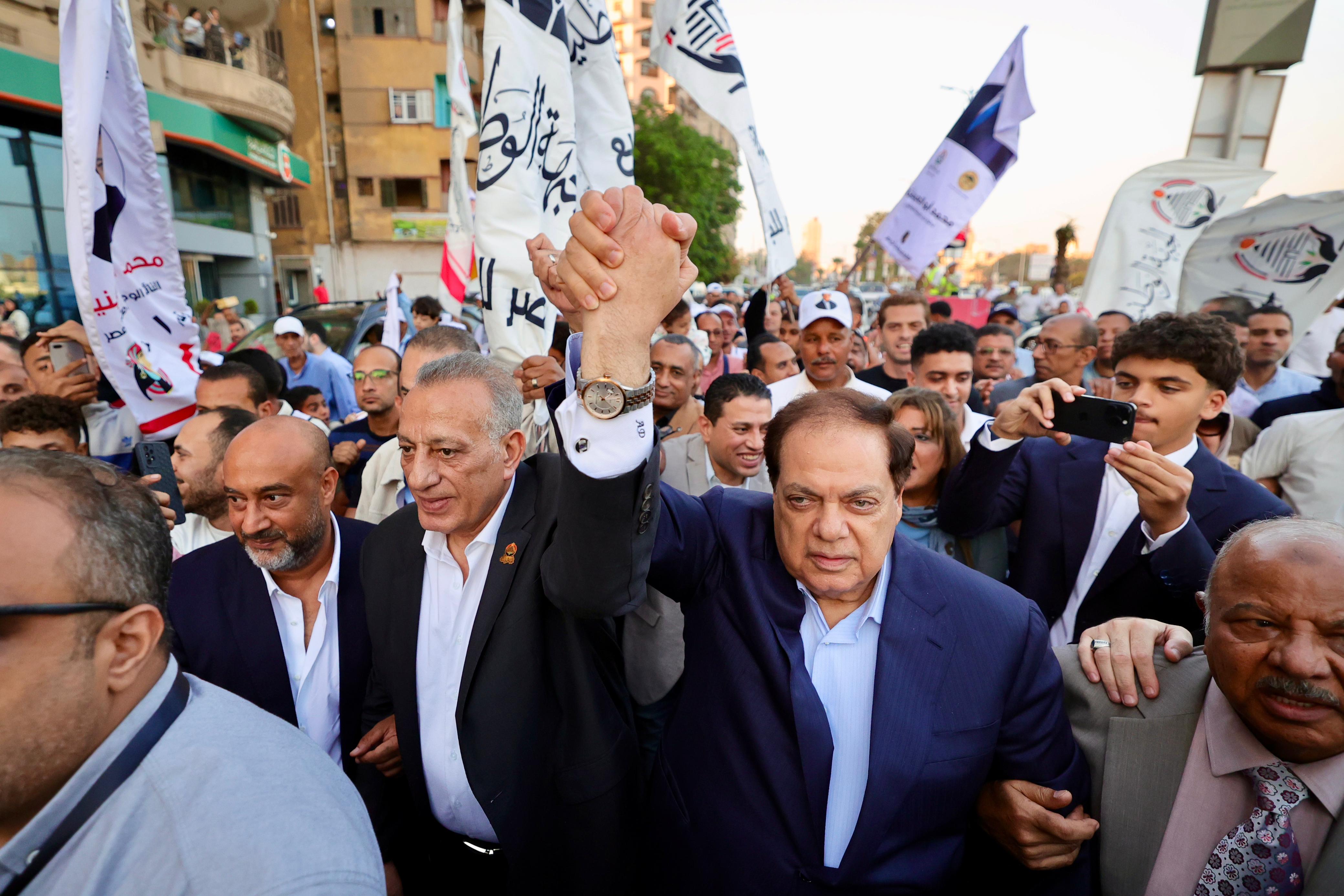 احتفالية كبيرة في الجيزة لدعم النائب محمد أبو العينين في الانتخابات البرلمانية 11 1762877929 316 احتفالية كبيرة في الجيزة لدعم النائب محمد أبو العينين في