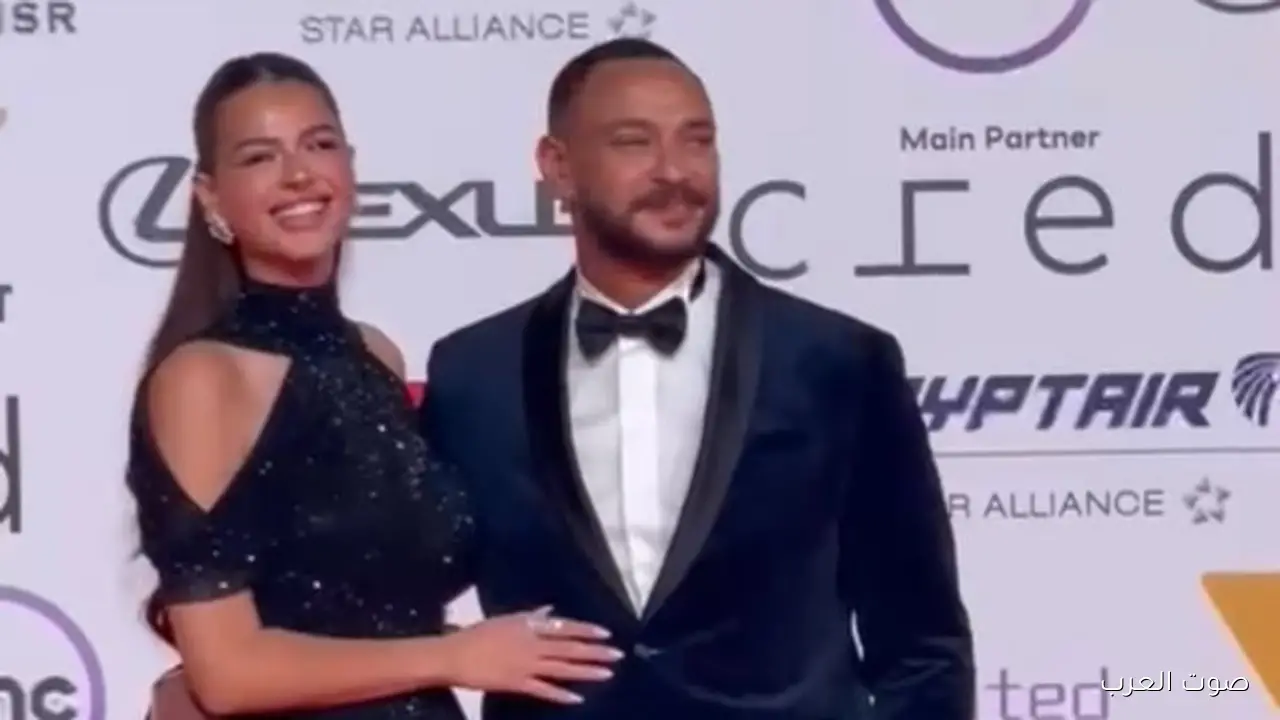 هنادي مهنا مع جوزها أحمد خالد صالح في افتتاح مهرجان القاهرة