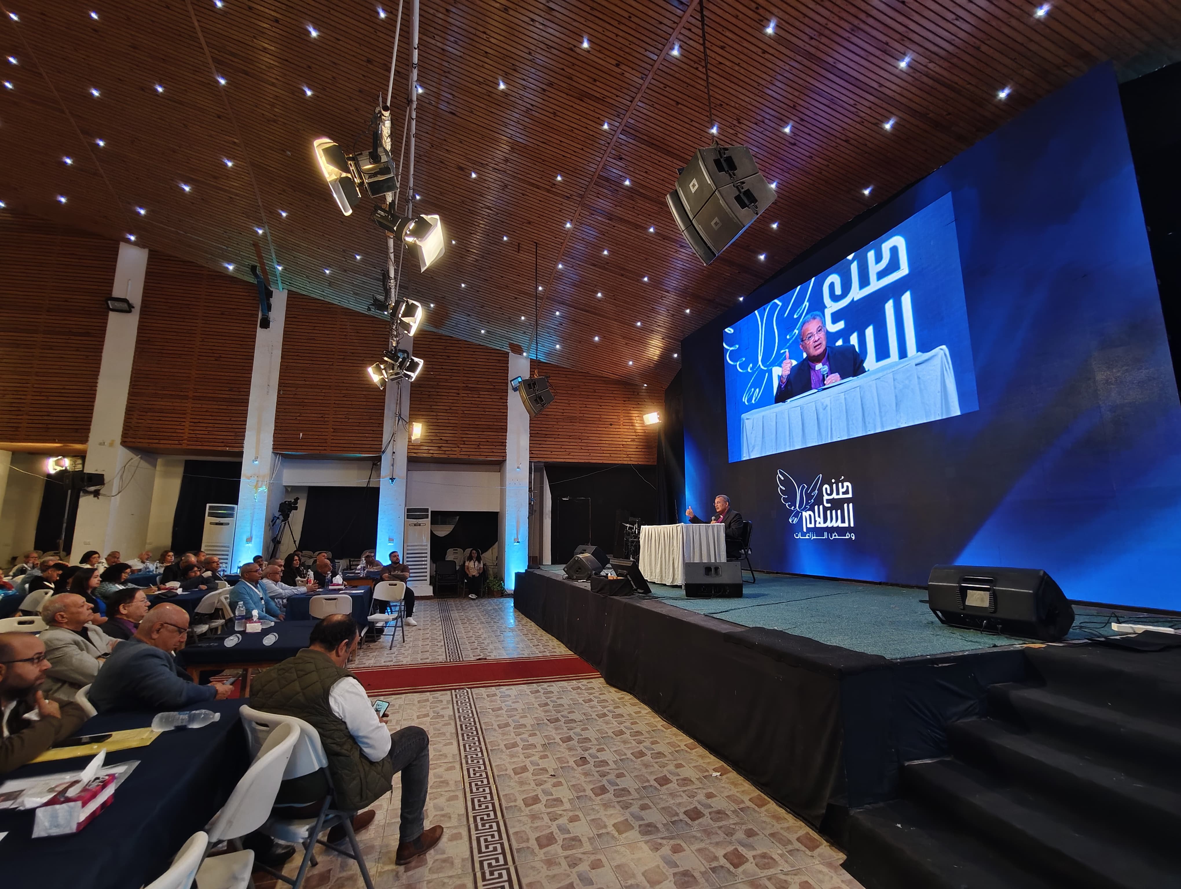 رئيس الطائفة الإنجيلية يختتم المؤتمر السنوي لرابطة الإنجيليين ويدعو لصنع السلام وحل النزاعات 4 اللقاء الأول لتعزيز التواصل المستمر بين الكنيسة وأبنائها من رجال الأعمال بالمقر البابوي