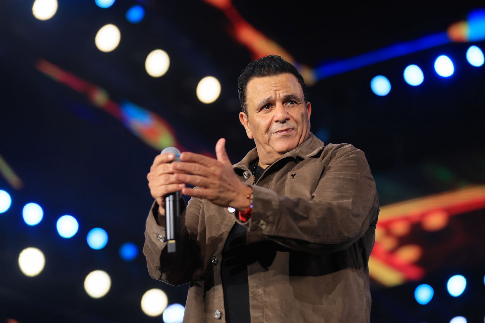 فؤش وحميد وإيهاب وهشام يشعلوا شتاء مدينتي بحضور جماهيري كبير 13 1763227661 322 فؤش وحميد وإيهاب وهشام يشعلوا شتاء مدينتي بحضور جماهيري كبير