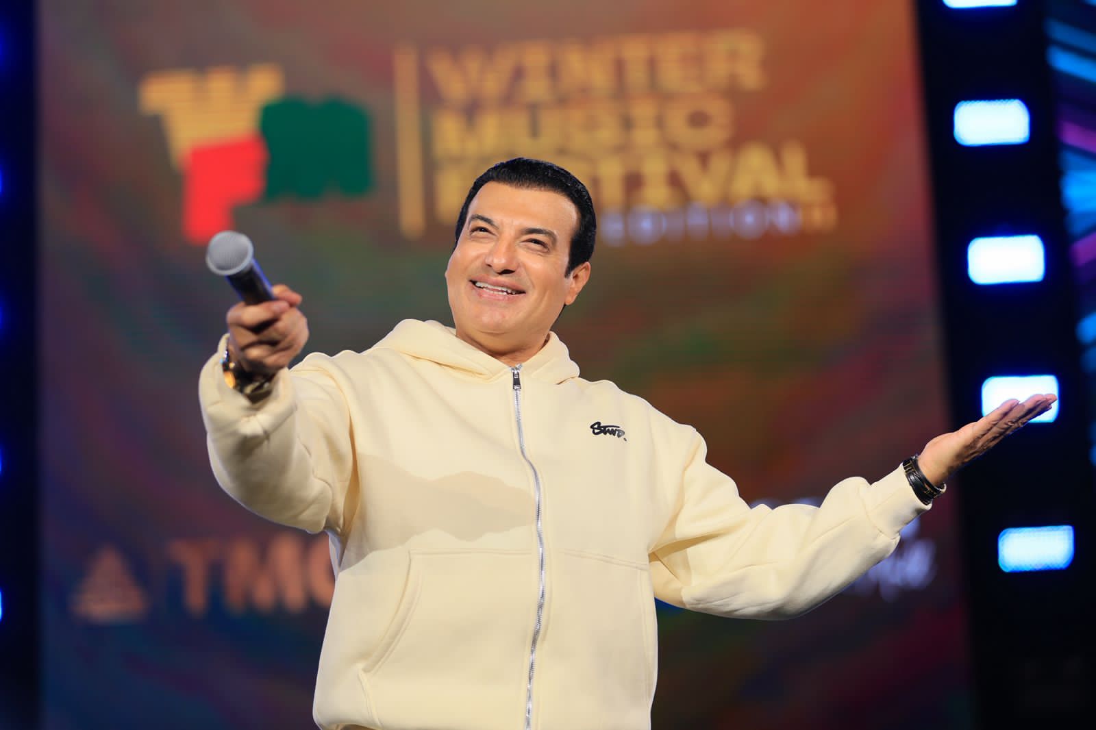 فؤش وحميد وإيهاب وهشام يشعلوا شتاء مدينتي بحضور جماهيري كبير 25 1763227662 411 فؤش وحميد وإيهاب وهشام يشعلوا شتاء مدينتي بحضور جماهيري كبير