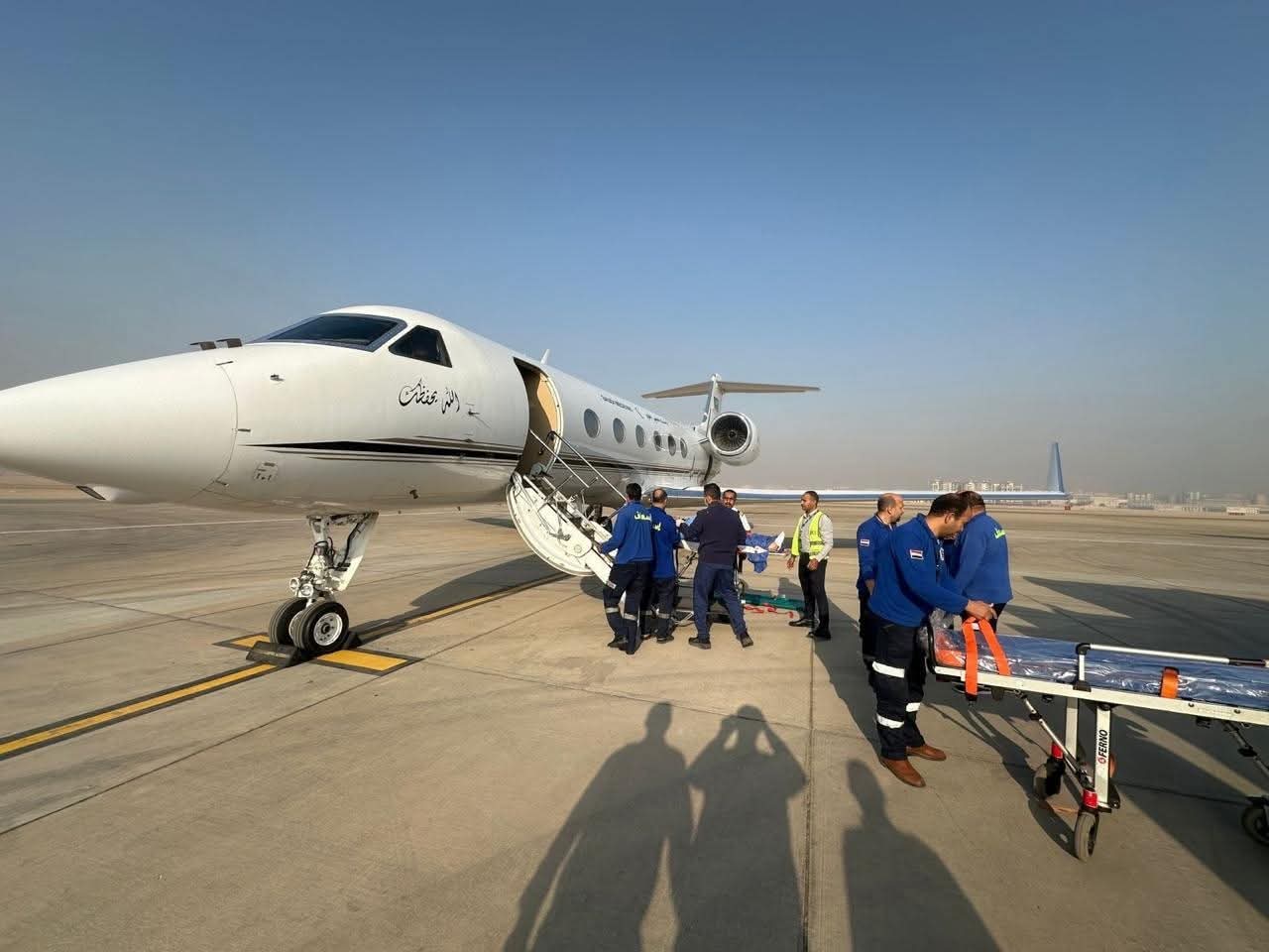السفارة السعودية في القاهرة نقلت مواطنين في عملية إخلاء طبي.. صور 5 صورة من عملية الإخلاء الطبي