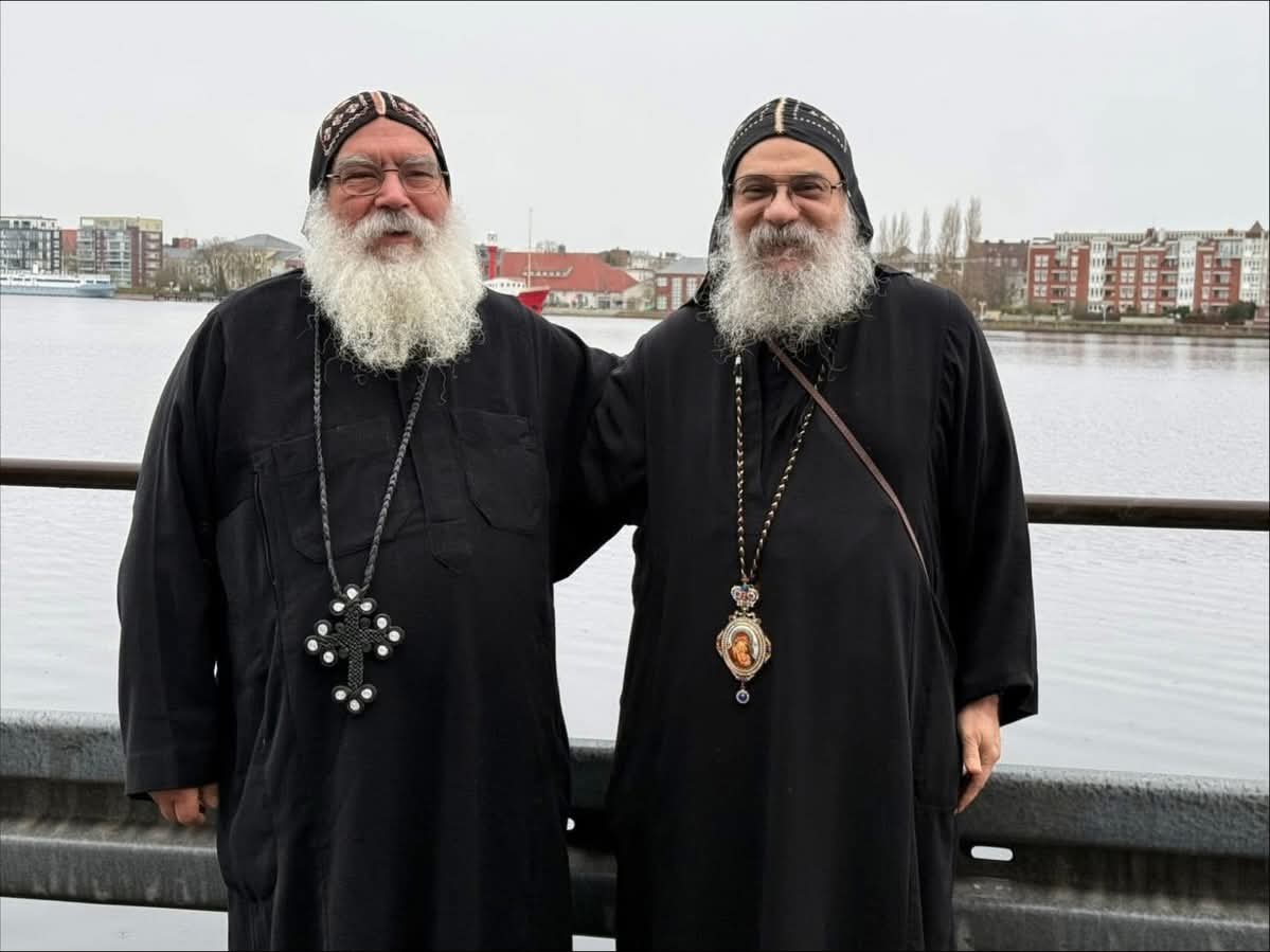 الأنبا أباکير يبارك المطارنة الجدد ويدعي لهم في خدمتهم مع صور 2 1763898062 209 الأنبا أباکير يبارك المطارنة الجدد ويدعي لهم في خدمتهم مع