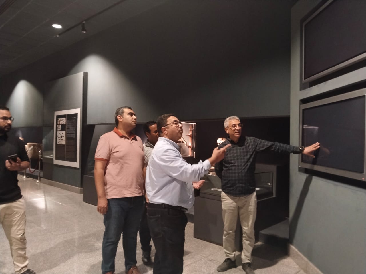 تطوير عرض جديد لخبيئة الأقصر في متحف الفن المصري القديم 5 1763905821 674 تطوير عرض جديد لخبيئة الأقصر في متحف الفن المصري القديم