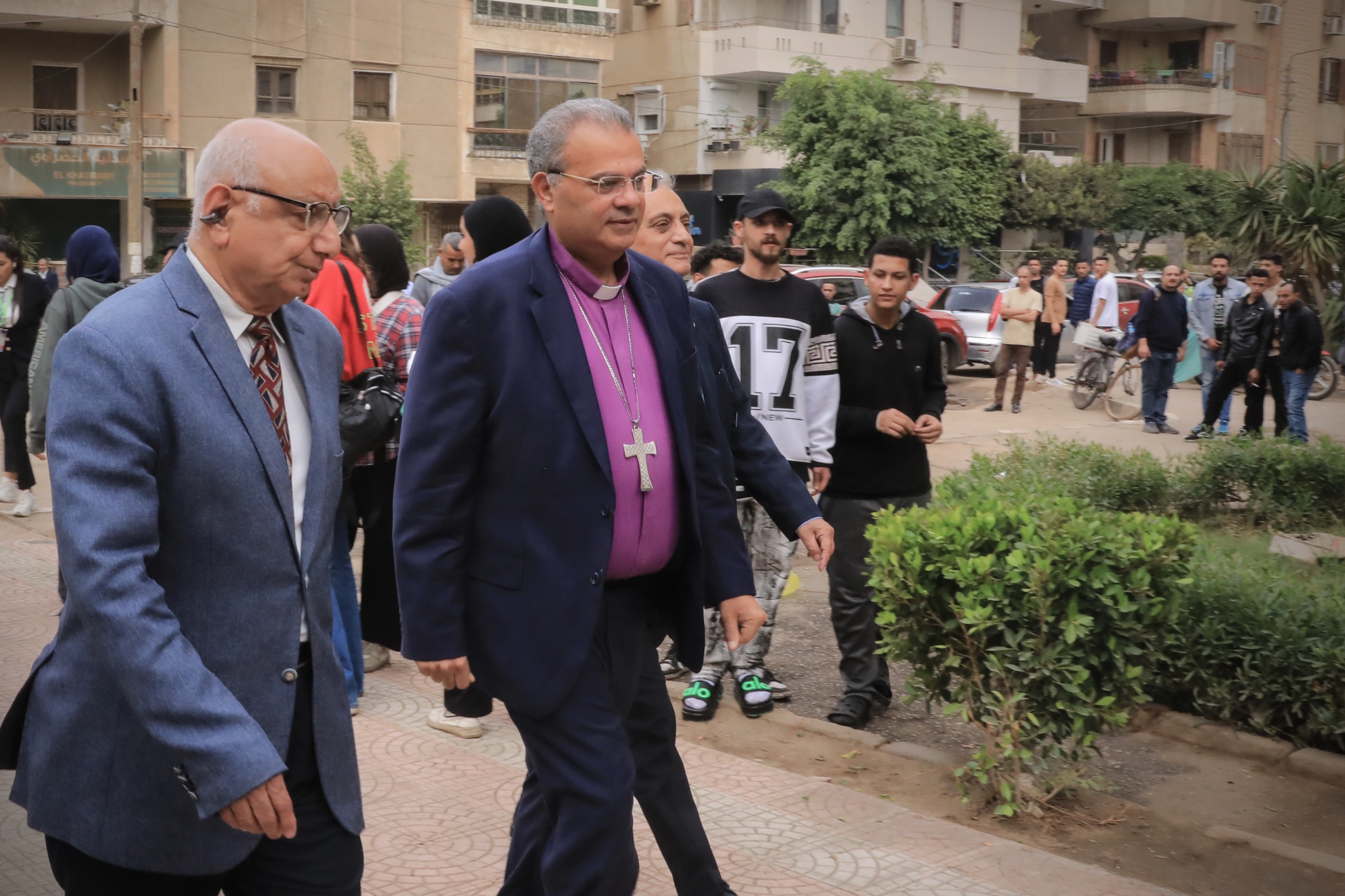 رئيس الطائفة الإنجيلية في مصر يشارك بصوته في انتخابات النواب: المشاركة واجب وبتساعد على استقرار المجتمع 4 1763974720 385 رئيس الطائفة الإنجيلية في مصر يشارك بصوته في انتخابات النواب