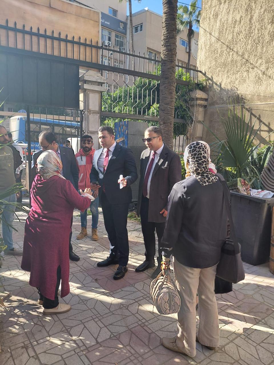 منال عوض: تسريع شغل تراخيص المحلات والتصدي بسرعة لأي تعديات في الإسكندرية 4 1764065665 435 منال عوض تسريع شغل تراخيص المحلات والتصدي بسرعة لأي تعديات