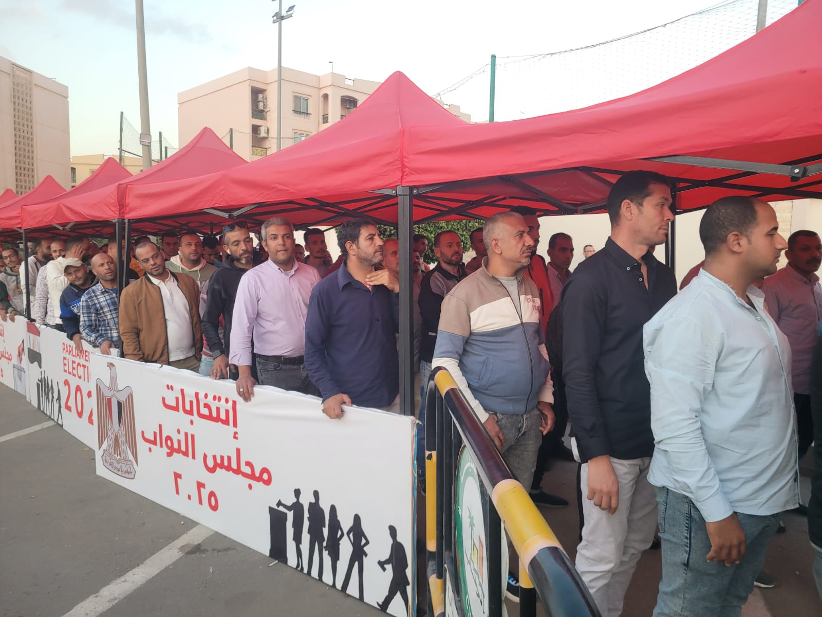 الناخبين لسه بيتوافدوا على لجنة المدرسة البريطانية في الرحاب 3 1764095236 738 الناخبين لسه بيتوافدوا على لجنة المدرسة البريطانية في الرحاب