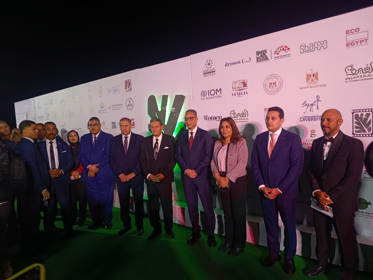 أحمد مجدي وداليا مصطفى أول اللي وصلوا على السجادة الخضرا في مهرجان الفيوم السينمائي 4 1764095808 557 أحمد مجدي وداليا مصطفى أول اللي وصلوا على السجادة الخضرا