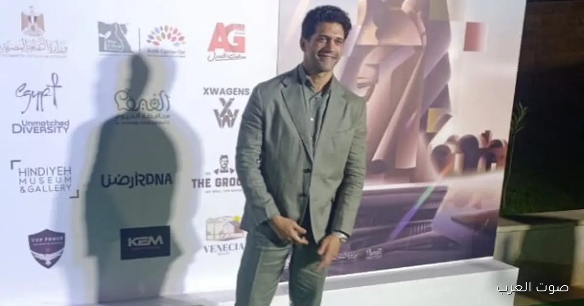 أحمد مجدي وداليا مصطفى أول اللي وصلوا على السجادة الخضرا في مهرجان الفيوم السينمائي