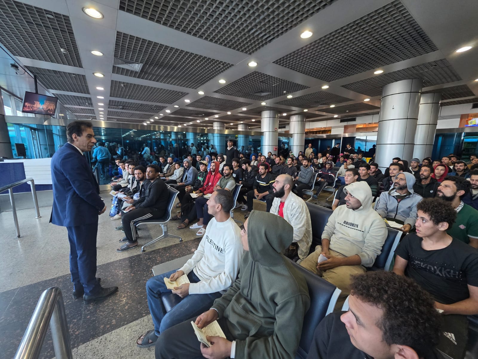 الخارجية المصرية تقدر على استعادة 131 مواطن من ليبيا 3 عودة المواطنين المصريين