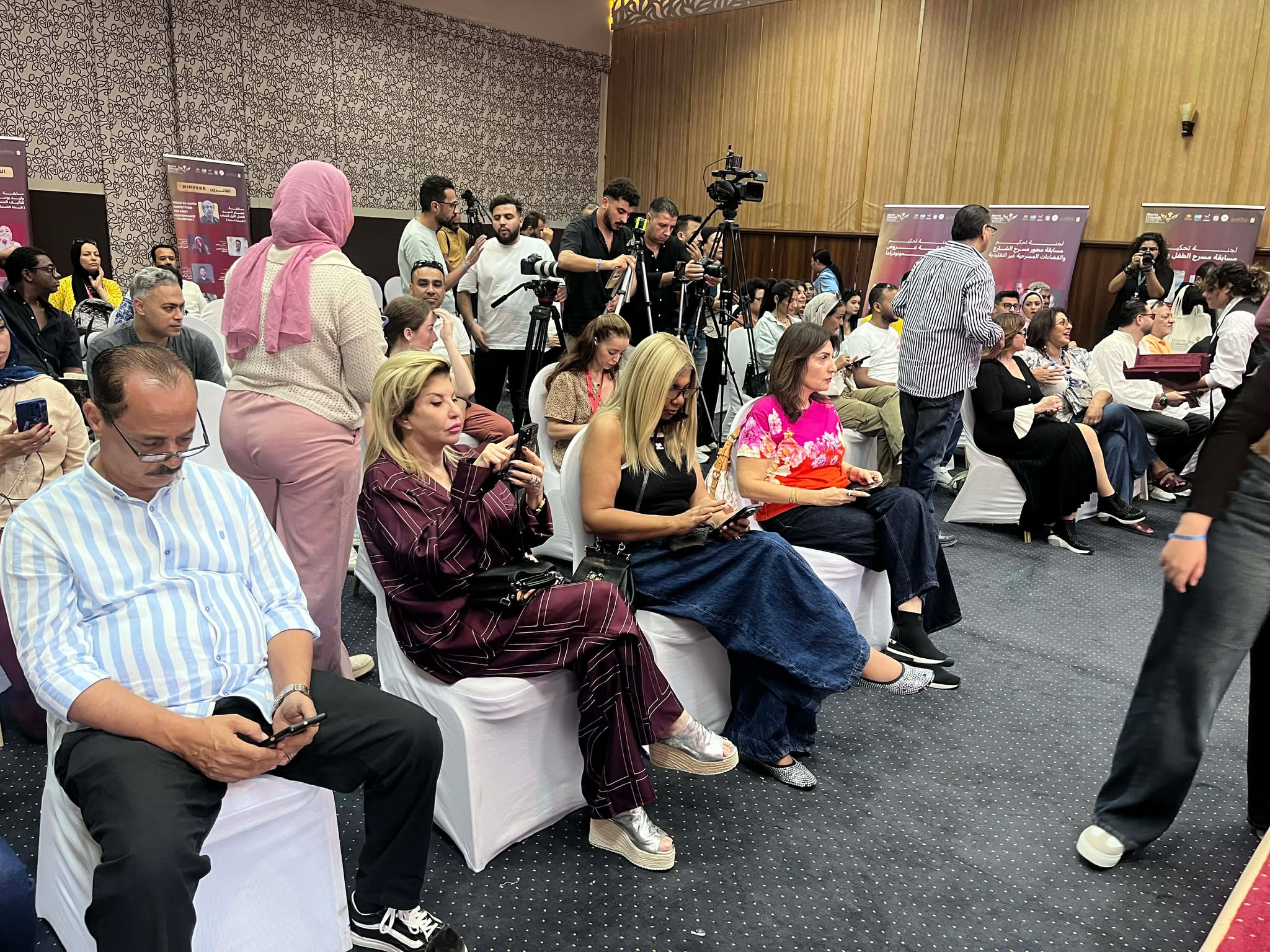 زوجة هاني رمزي تحضر ندوة تكريمه في مهرجان شرم الشيخ للمسرح 3 1764423339 268 زوجة هاني رمزي تحضر ندوة تكريمه في مهرجان شرم الشيخ