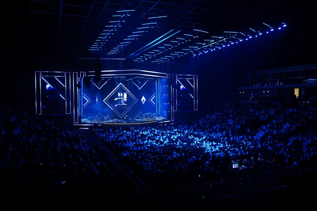 تامر عاشور يبدع في ليلة مميزة على مسرح أرينا بالكويت 6 1764448181 113 تامر عاشور يبدع في ليلة مميزة على مسرح أرينا بالكويت