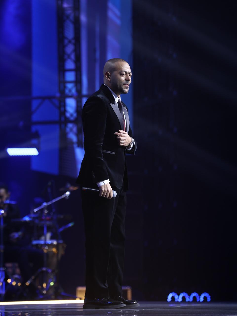 تامر عاشور يبدع في ليلة مميزة على مسرح أرينا بالكويت 4 1764448181 596 تامر عاشور يبدع في ليلة مميزة على مسرح أرينا بالكويت