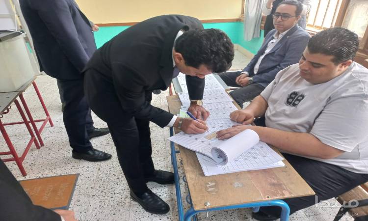وزير الرياضة يُدلي بصوته في انتخابات مجلس النواب