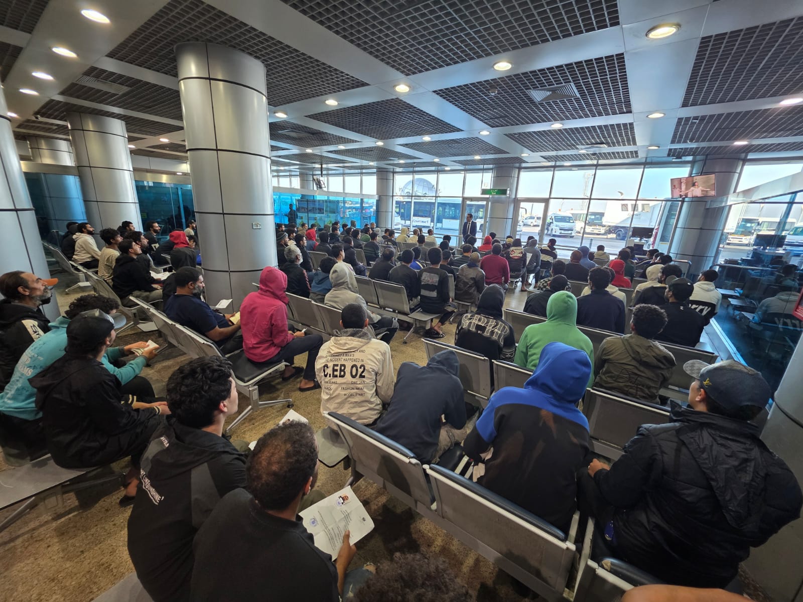 الخارجية المصرية تقدر على استعادة 131 مواطن من ليبيا 2 عودة المواطنين المصريين من ليبيا