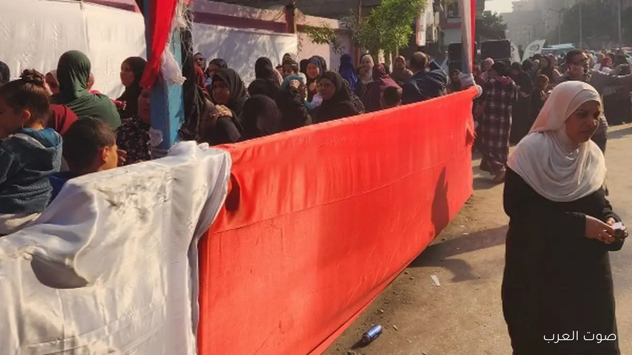 الناخبين لسه بيجوا على لجنة مدرسة الشهيد حسين جمال في المنيب