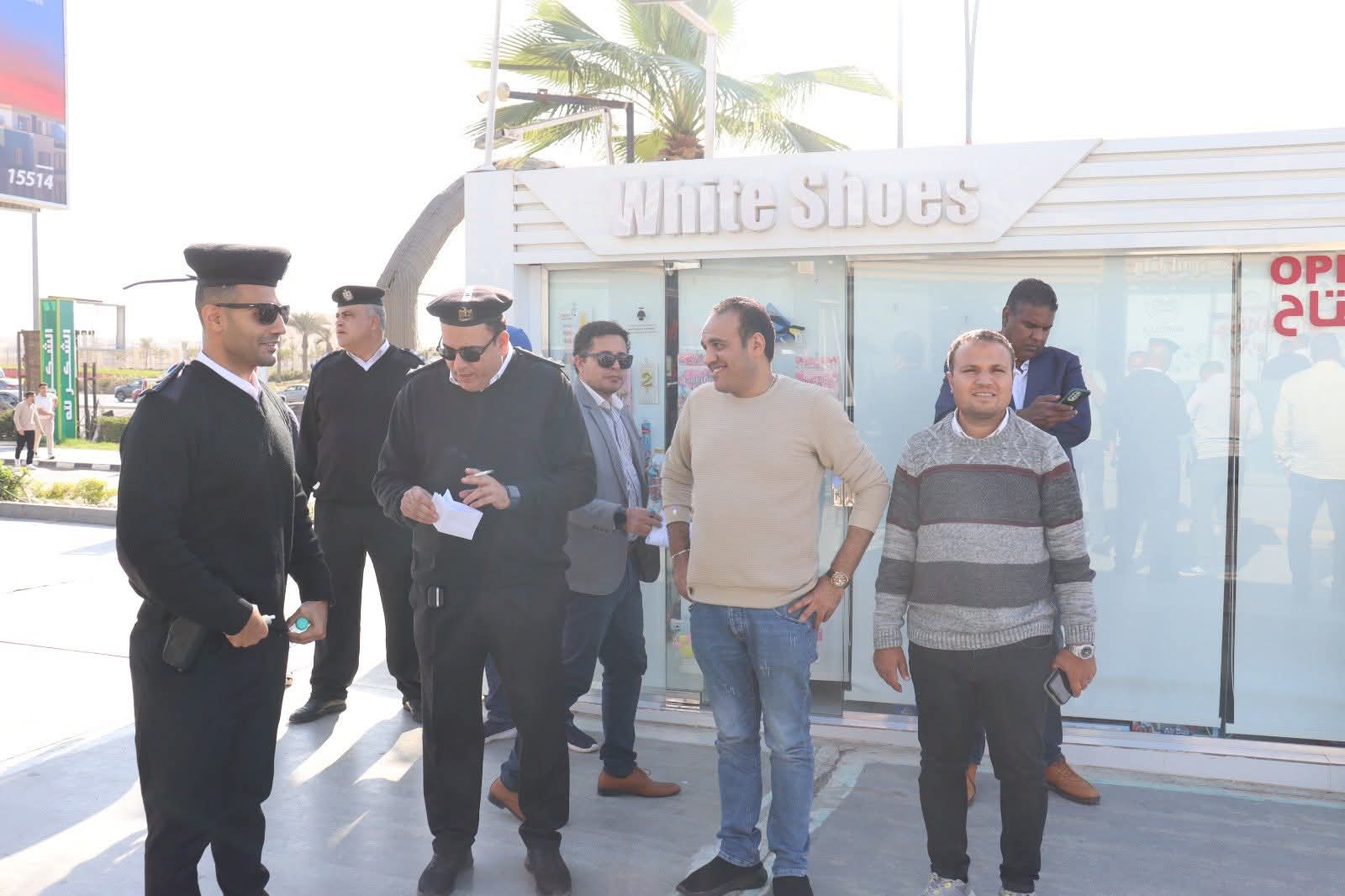 جهاز الشيخ زايد يقفل 15 محل تجاري مخالف في الممشى السياحي 2 جهاز الشيخ زايد يقفل 15 محل تجاري مخالف في الممشى