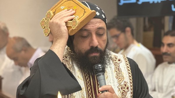 الأنبا أثناسيوس يترأس عشية عيد مارمينا ويمنح الشموسية لـ35 من أبناء الكنيسة