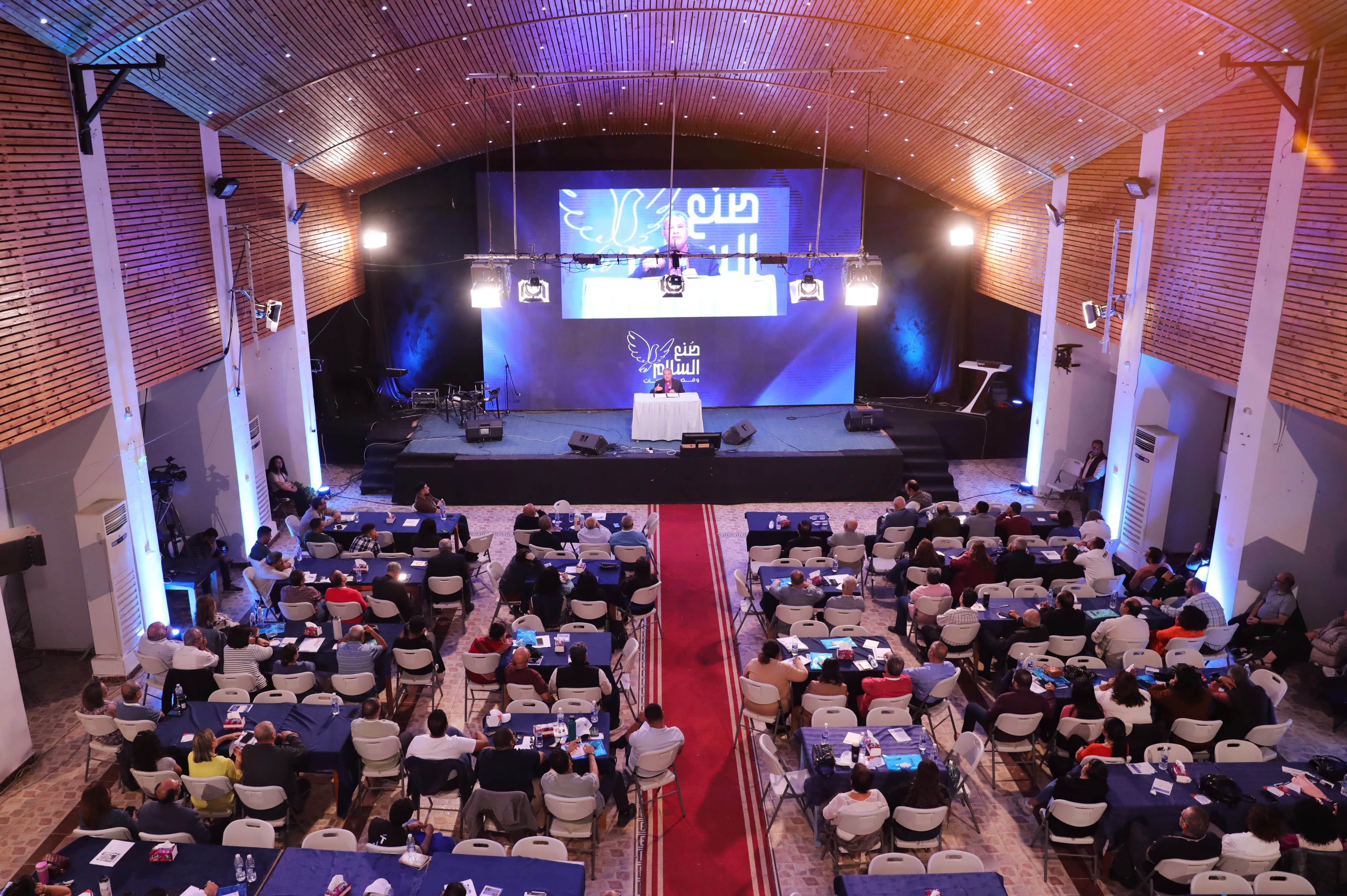 رئيس الطائفة الإنجيلية يختتم المؤتمر السنوي لرابطة الإنجيليين ويدعو لصنع السلام وحل النزاعات 2 الأنبا باسيليوس يترأس يوم الدعوات بكنيسة القديسة تريزا بالحواصلية