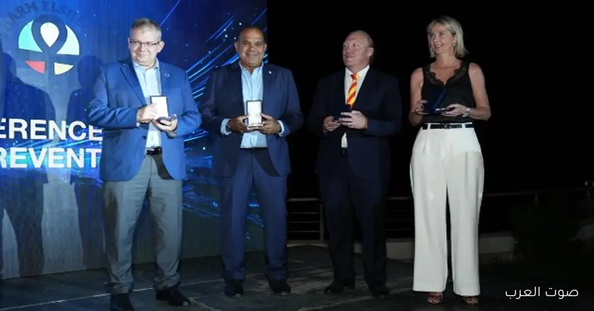 سامح الشاذلي يحصل على وسام الفارس من الاتحاد الدولي للإنقاذ