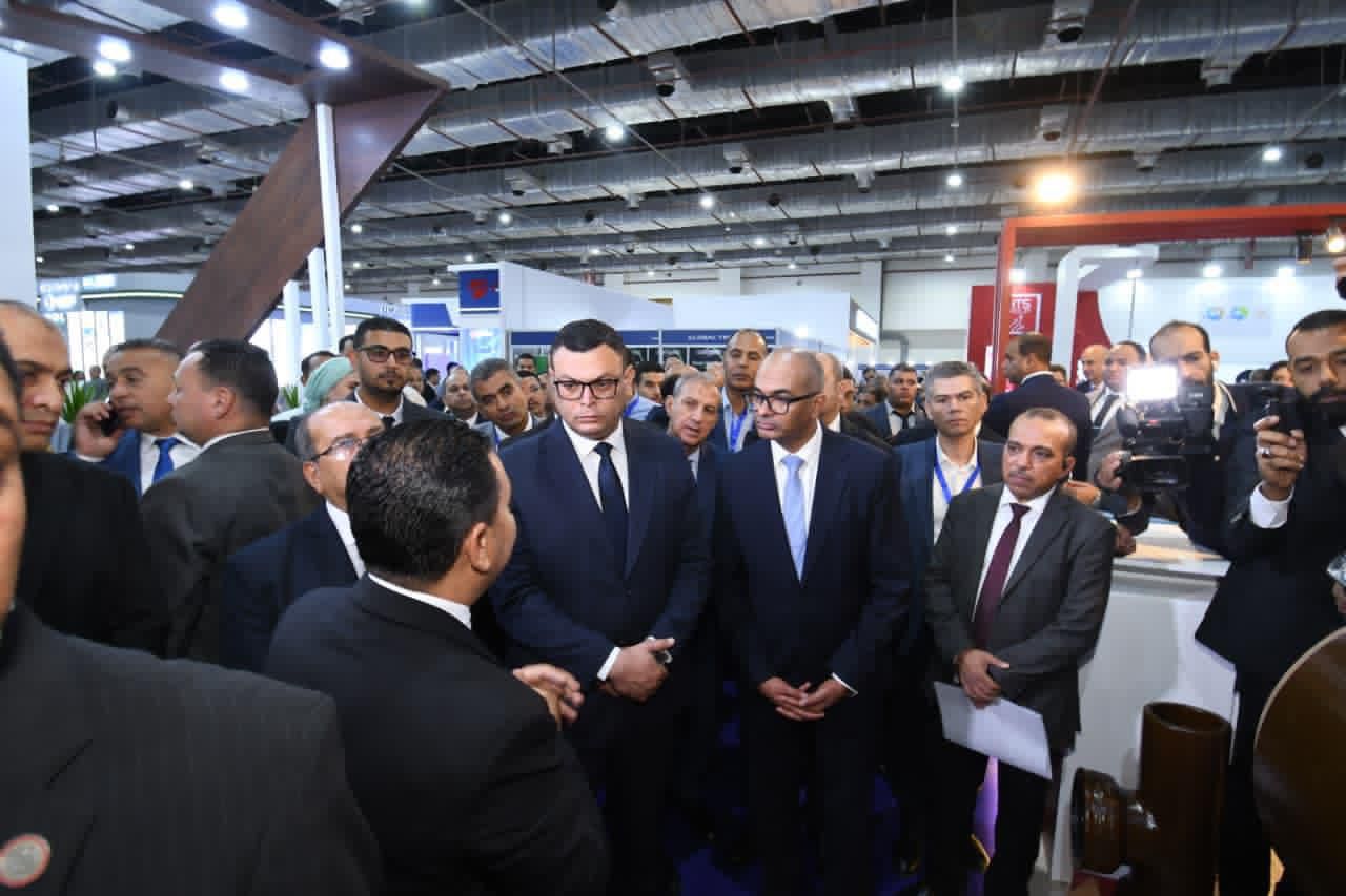 وزير الإسكان يفتتح مؤتمر ومعرض المياه و<a href=