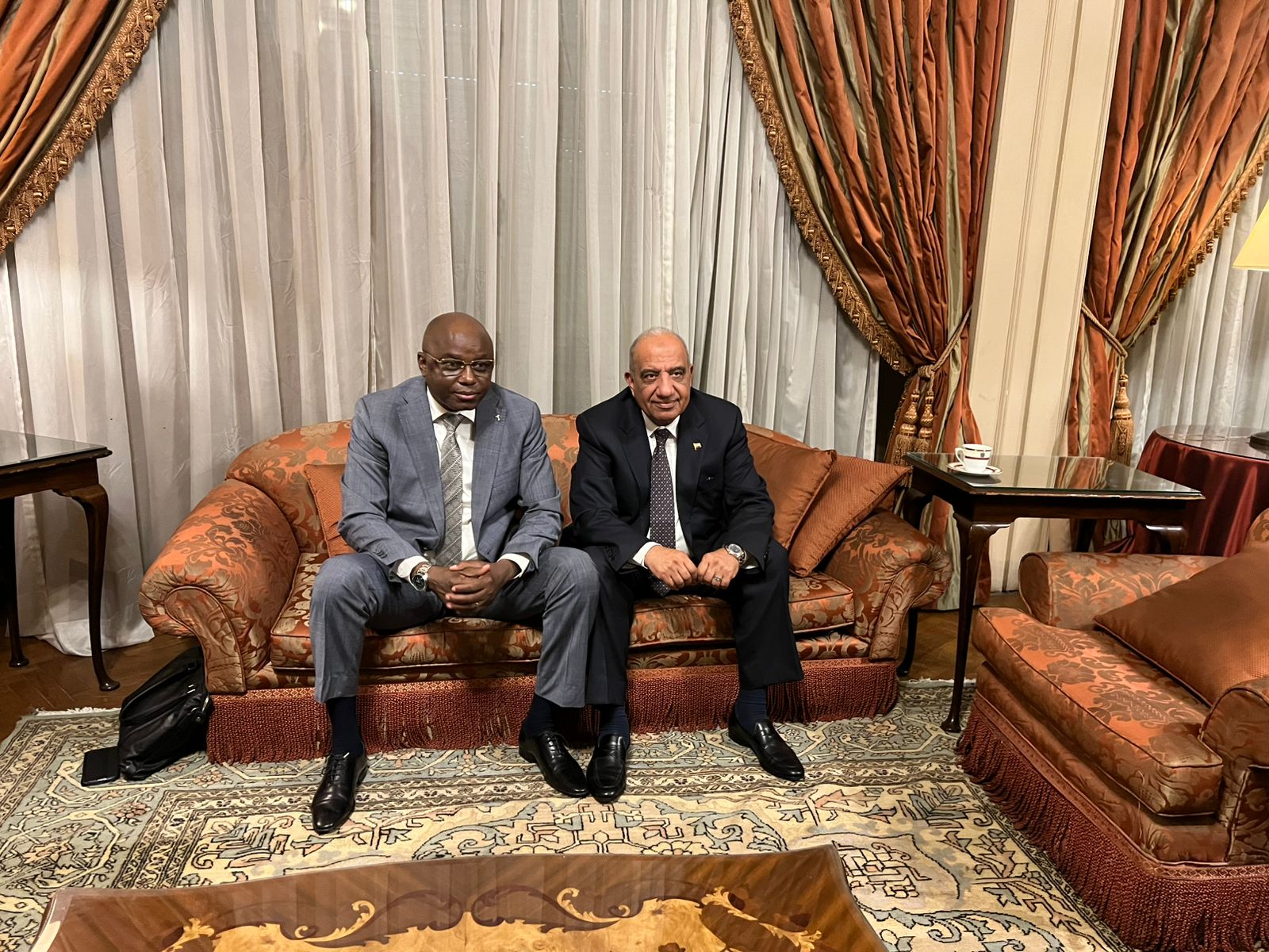 وزير الكهرباء يتكلم مع وزير الكهرباء التشادي عن تطوير التدريب وتبادل الخبرات 2 وزير الكهرباء يتكلم مع وزير الكهرباء التشادي عن تطوير التدريب