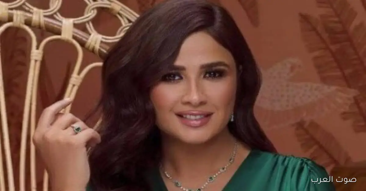 ياسمين عبد العزيز: مش مرتبطة وبتركز في شغلها