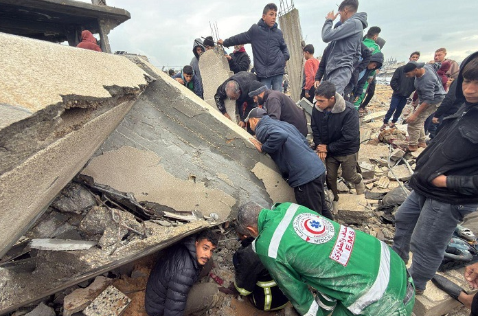 14 شهيد في 24 ساعة العاصفة في غزة بتحول مخيمات