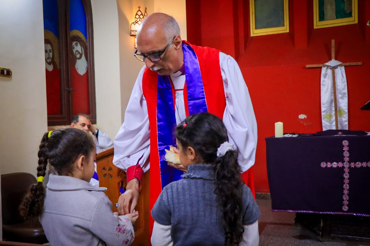 رئيس الكنيسة الأسقفية: العذارى شكلهم واحد لكن الاختلاف الحقيقي في قلوبهم 13 1764572760 784 رئيس الكنيسة الأسقفية العذارى شكلهم واحد لكن الاختلاف الحقيقي في