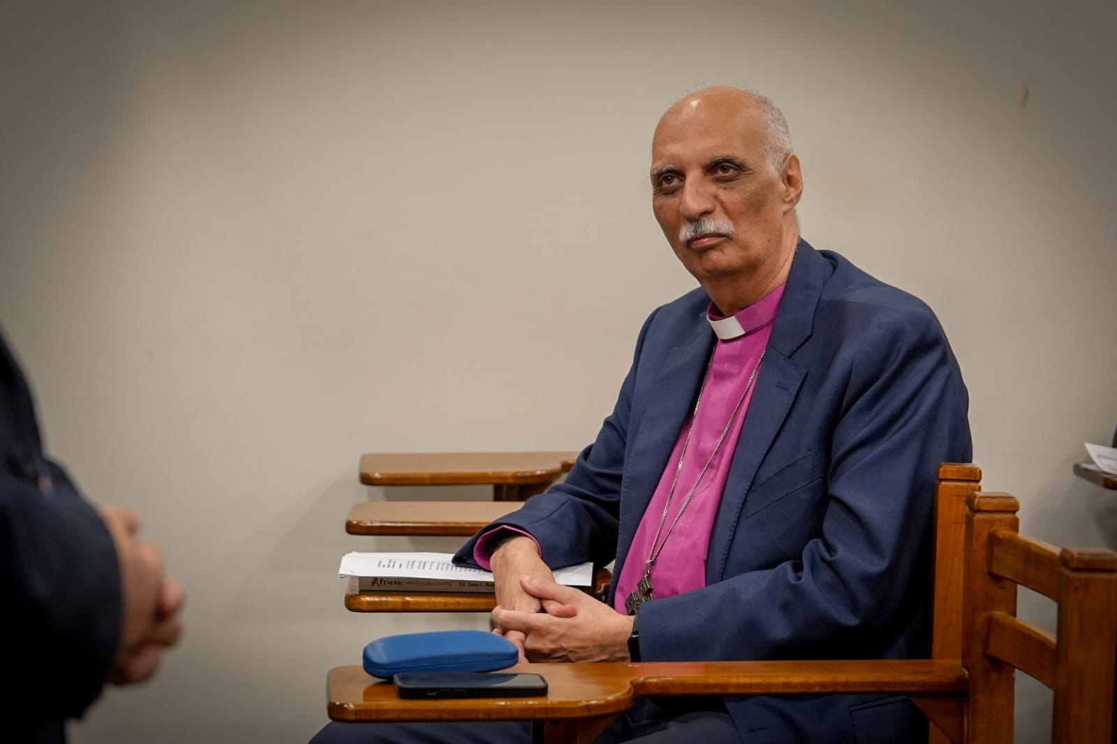 رئيس الأساقفة يشارك في بداية برنامج الدكتوراه بكلية اللاهوت الأسقفية 3 رئيس الكنيسة الأسقفية: لم تختلف العذارى في مظاهرهن الخارجية.. الاختلاف الحقيقي بقلوبهن