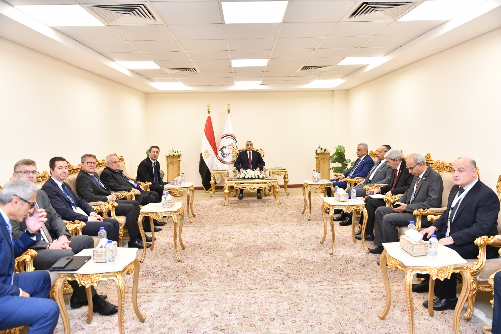 وزير الإنتاج الحربي يفتح مجالات تعاون جديدة مع فرنسا وكوريا في معرض EDEX 2025 7 1764686185 117 وزير الإنتاج الحربي يفتح مجالات تعاون جديدة مع فرنسا وكوريا