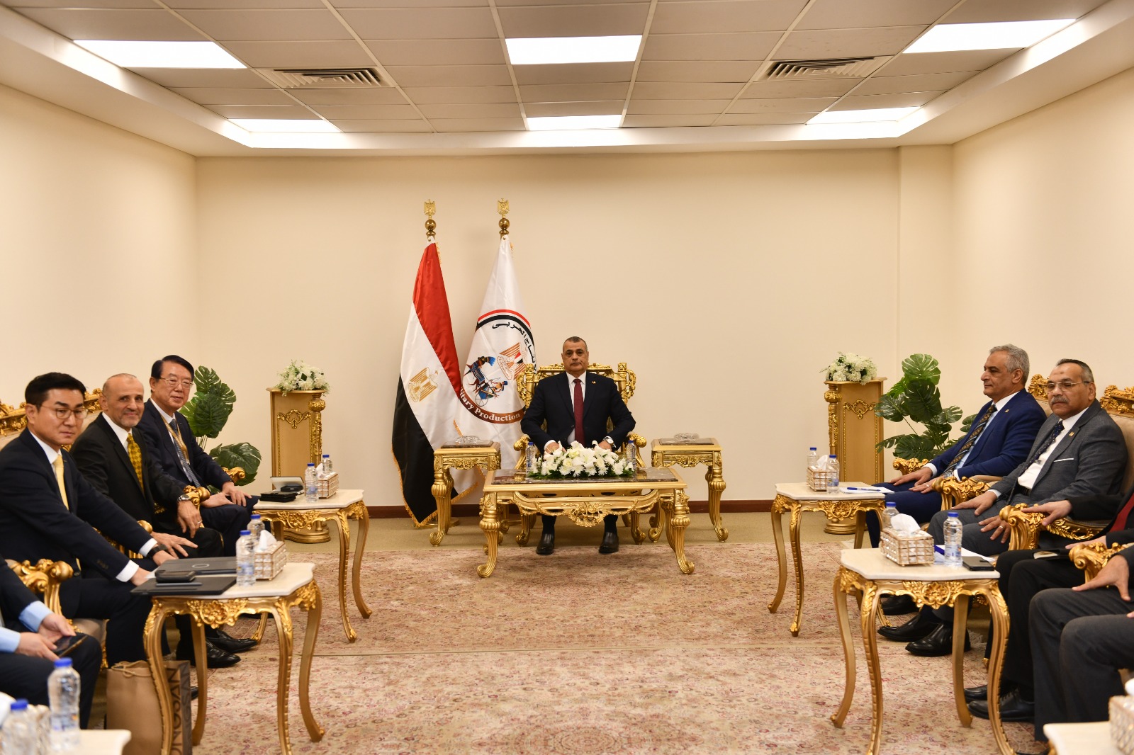 وزير الإنتاج الحربي يفتح مجالات تعاون جديدة مع فرنسا وكوريا في معرض EDEX 2025 4 1764686185 99 وزير الإنتاج الحربي يفتح مجالات تعاون جديدة مع فرنسا وكوريا