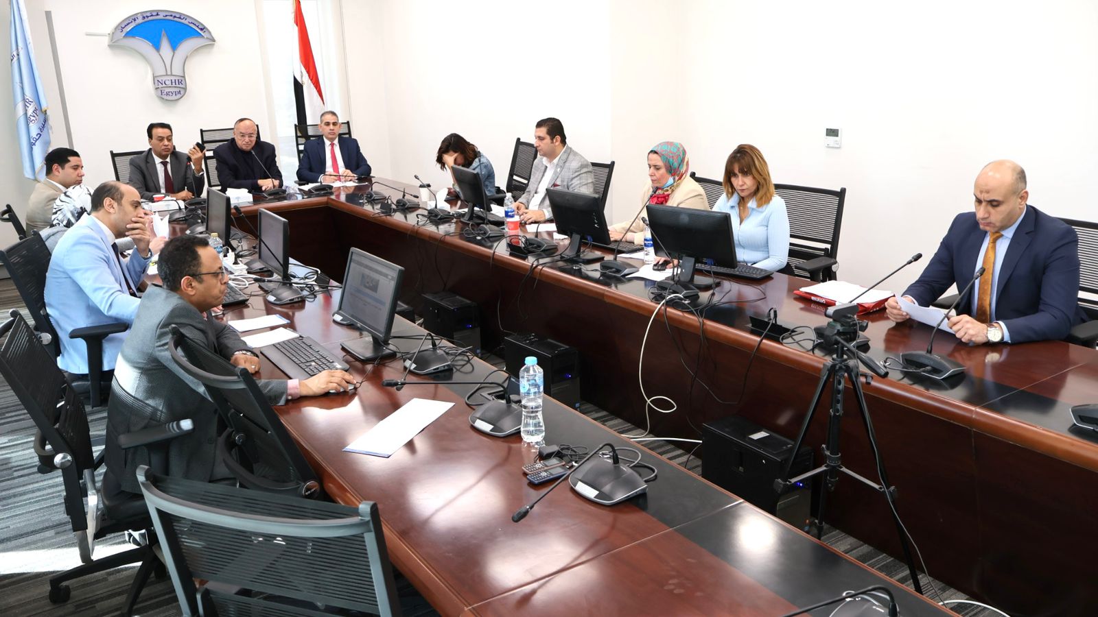 غرفة عمليات حقوق الإنسان تتابع الانتخابات بشكل مستمر 9 1764775556 150 غرفة عمليات حقوق الإنسان تتابع الانتخابات بشكل مستمر