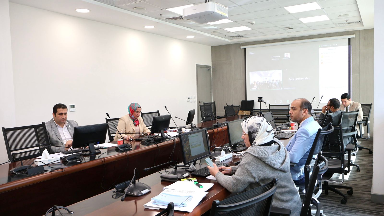 غرفة عمليات حقوق الإنسان تتابع الانتخابات بشكل مستمر 8 1764775556 678 غرفة عمليات حقوق الإنسان تتابع الانتخابات بشكل مستمر