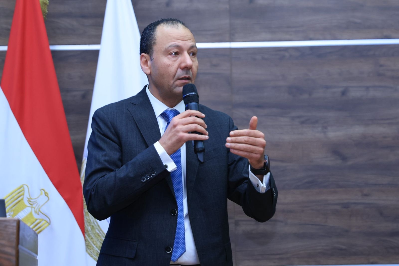 نيفين جامع: الست القوية اقتصادياً تقدر تواجه التحديات في البيت والمجتمع 3 1764841187 872 نيفين جامع الست القوية اقتصادياً تقدر تواجه التحديات في البيت