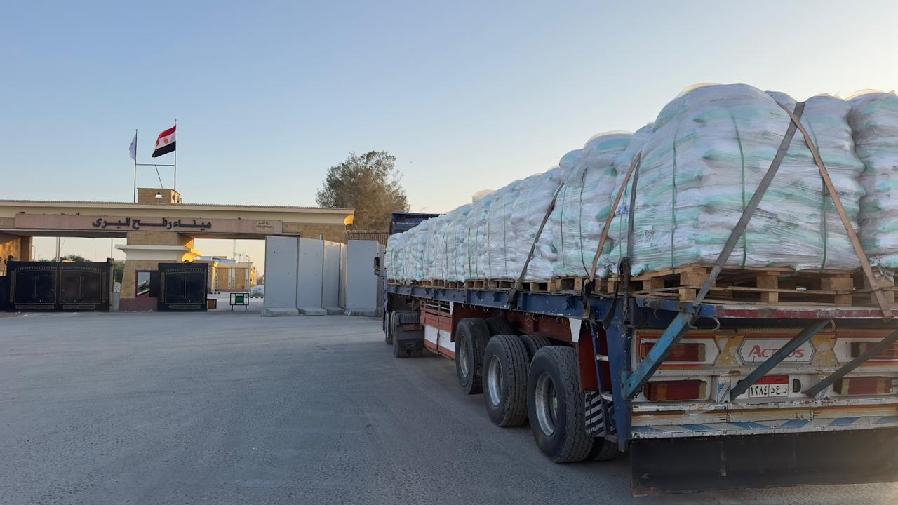 الهلال الأحمر يرسل القافلة رقم 87 «زاد العزة» لغزة 4 1764842142 437 الهلال الأحمر يرسل القافلة رقم 87 زاد العزة لغزة