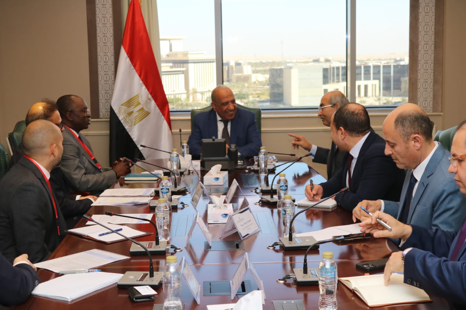 تعاون بين الكهرباء ومؤسسة التمويل الدولية في مجال الطاقة المتجددة 3 1764922705 954 تعاون بين الكهرباء ومؤسسة التمويل الدولية في مجال الطاقة المتجددة