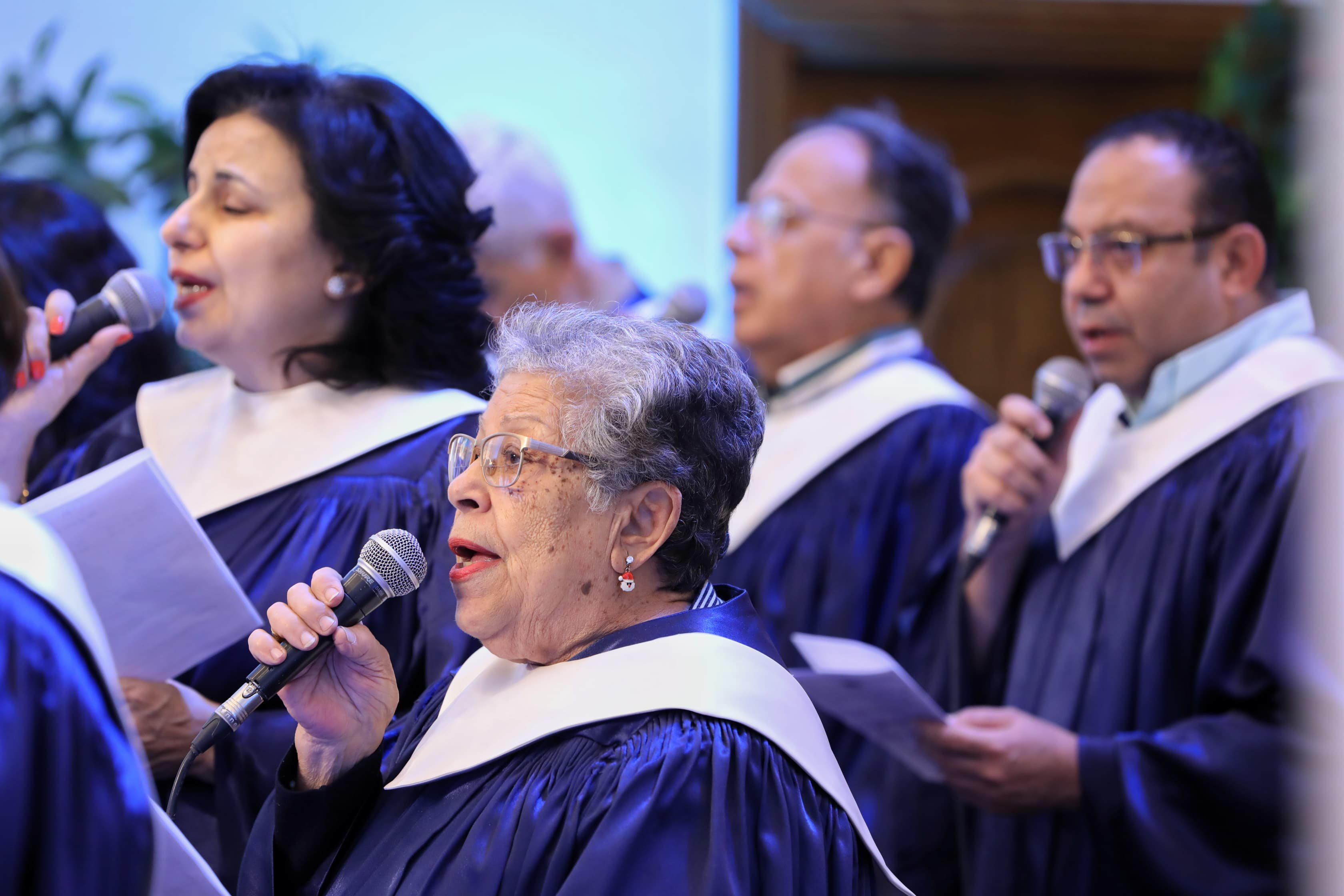 المسيح يحمل رسالة السلام