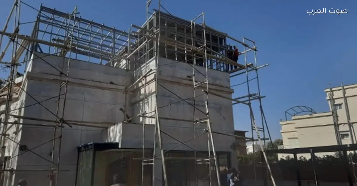 إزالة مخالفة بناء في مدينة الرحاب بالتجمع الأول