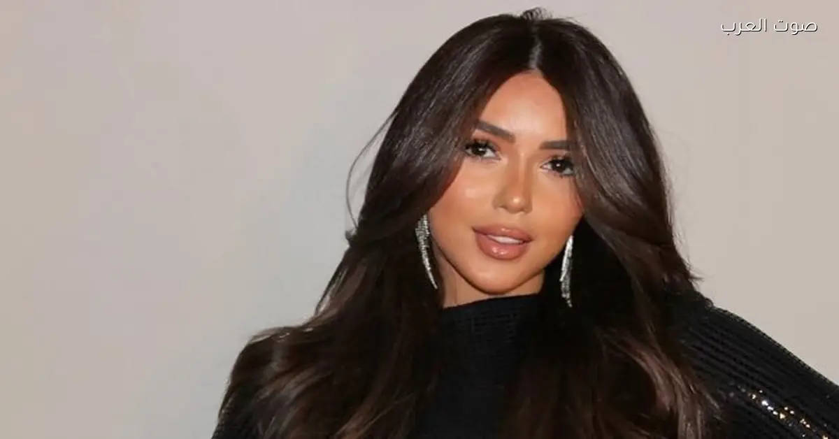 سارة سلامة بتحتفل بعيد ميلادها بستايل أسود جذاب