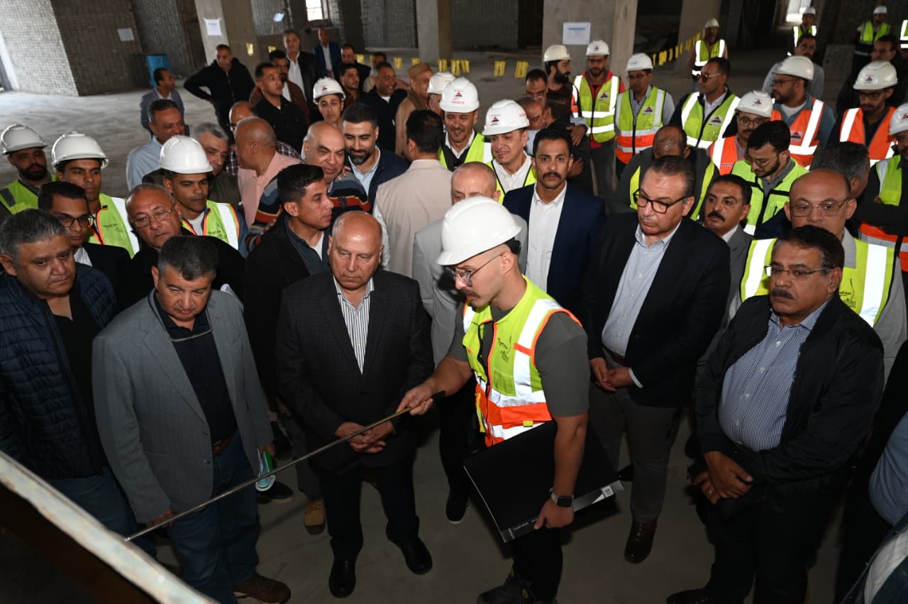 إنشاء رصيف لشحن البضائع في محطة قوص للقطار الكهربائي لخدمة المنطقة الصناعية في قنا 3 صورة 2