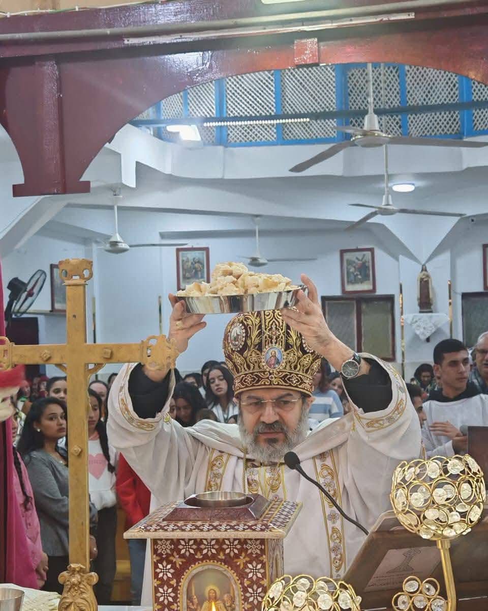 1765210399 503 الأنبا توما يقيم قداس عيد الحبل بلا دنس في كنيسة