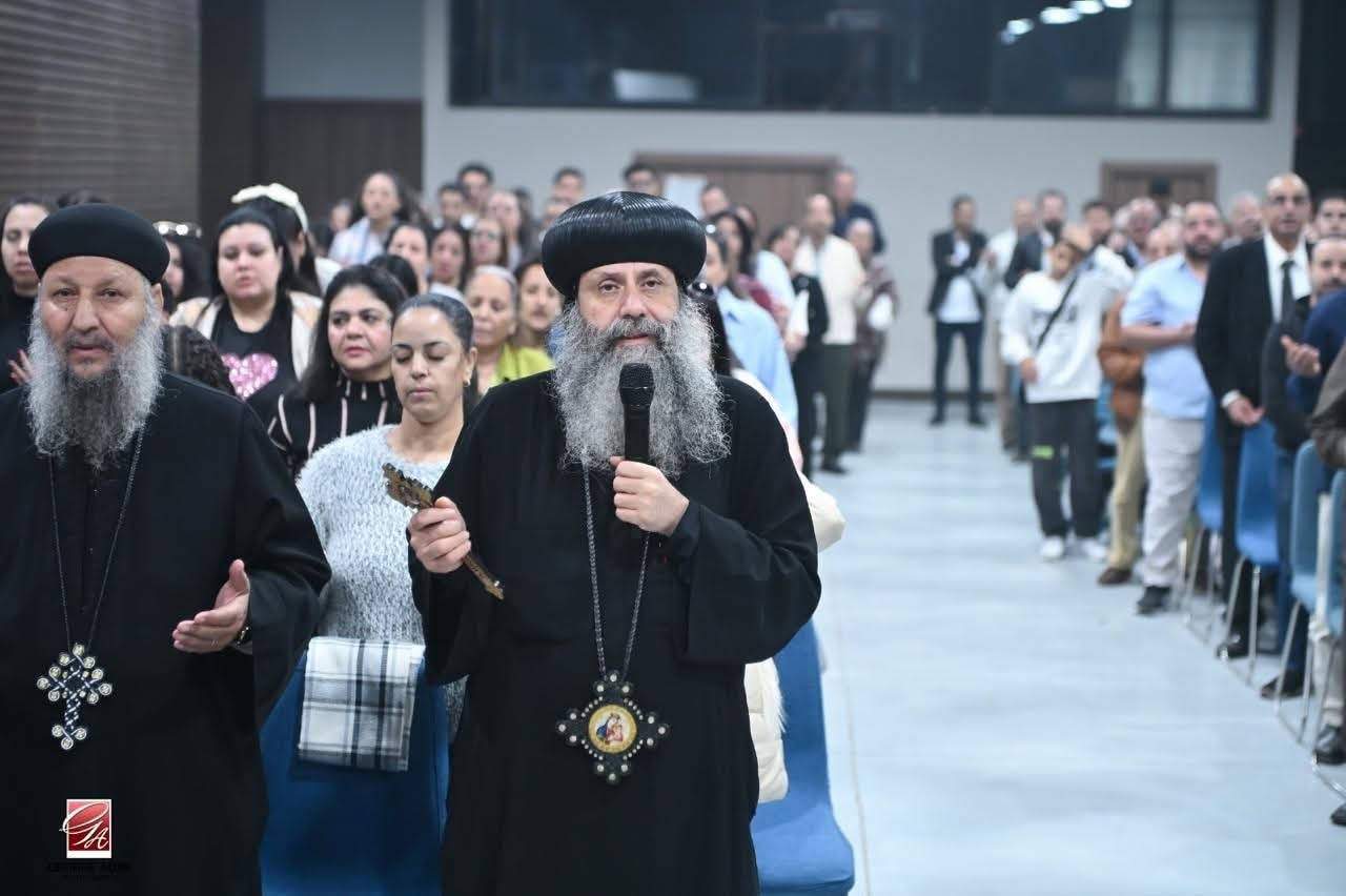 1765222393 535 أول لقاء لأبناء إيبارشية رزقة دير المحرق اللي عايشين في