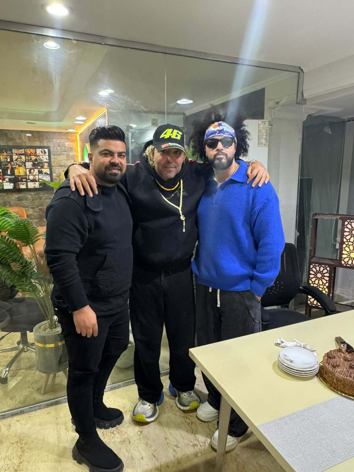 ليلة مبهجة.. عبدالفتاح الجريني وفريق روتانا يحتفلوا بسعيد إمام|صور 3 عبد الفتاح الجريني وسعيد إمام