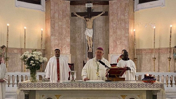 مطران الكنيسة اللاتينية يترأس احتفال عيد الحبل بلا دنس برعية القلب الأقدس