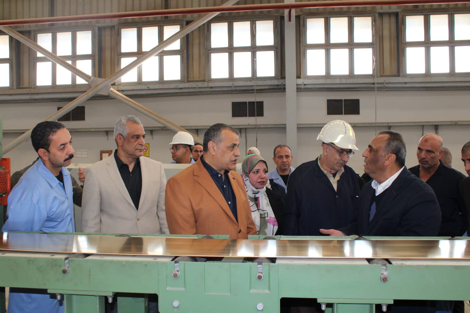 الإنتاج الحربي: مصنع 63 من أبرز المصانع ومنتجاته بتساعد في تقليل الفاتورة الاستيرادية 5 لقاء الوزير مع العاملين